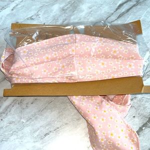 NEW Berry daisy floral pink cloth face mask